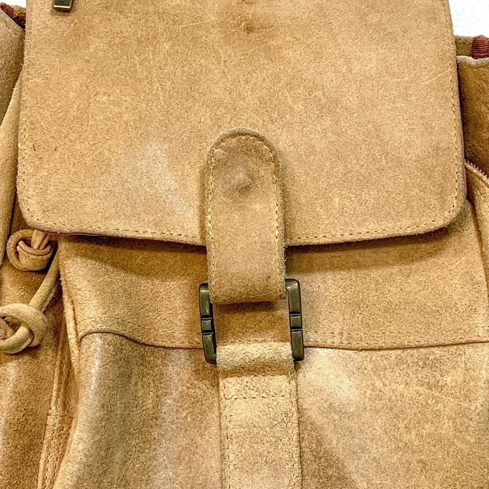 Le Donne Classic Multi Pocket Backpack